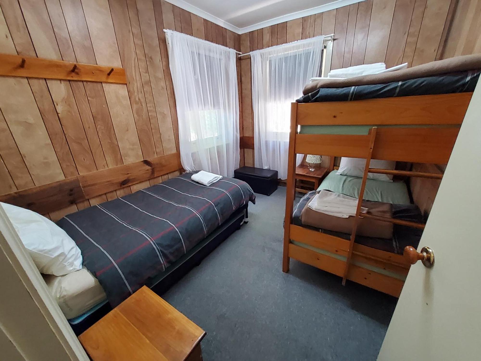 Coach House Inn Bright Esterno foto