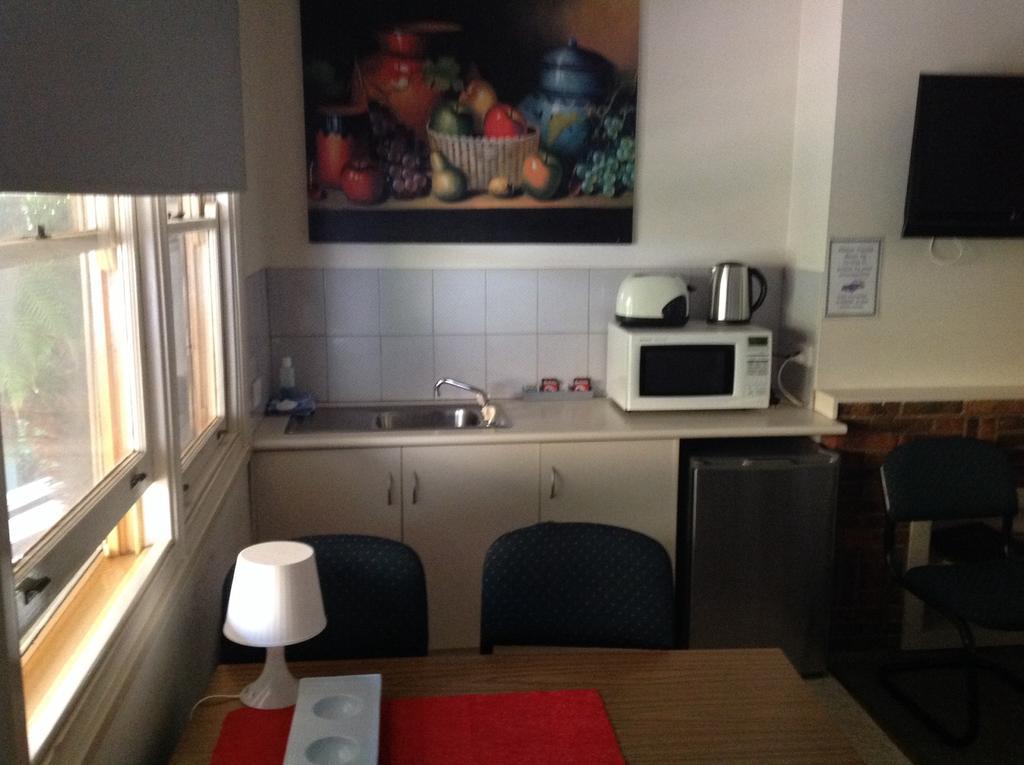 Coach House Inn Bright Esterno foto
