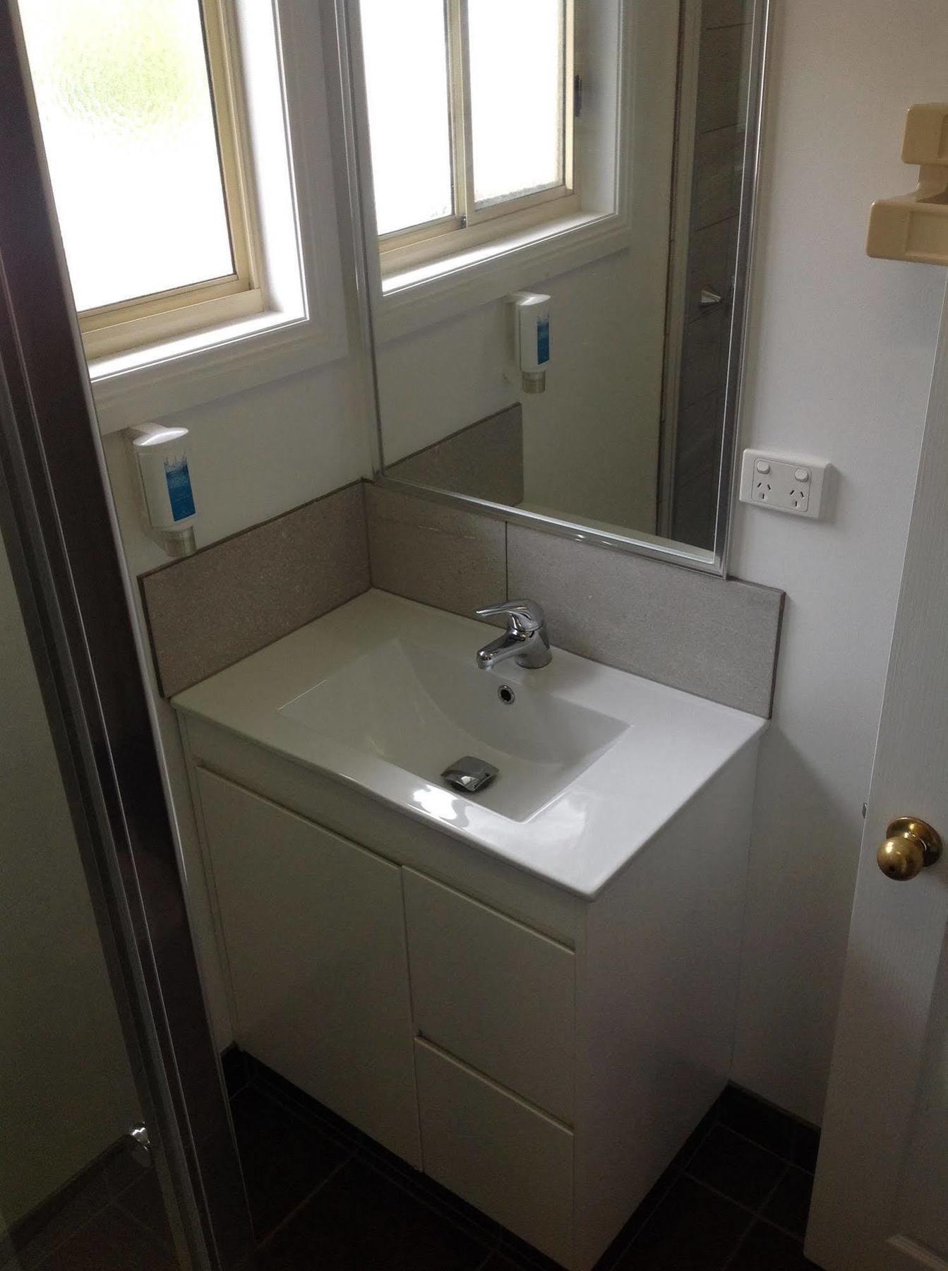 Coach House Inn Bright Esterno foto